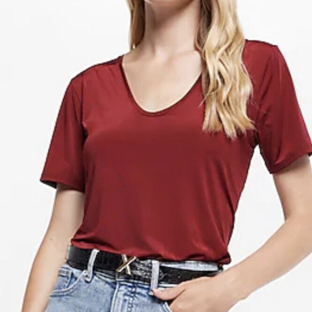 NWT Express Silky Skimming V Neck Short Sleeve Tee Size XS